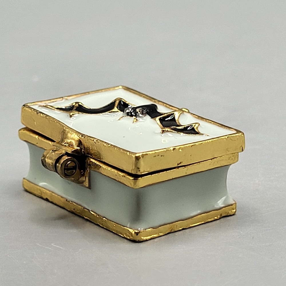 Work of Art Halloween Trinket Box Bat Enamel Hinged Magnetic Shelf Decor